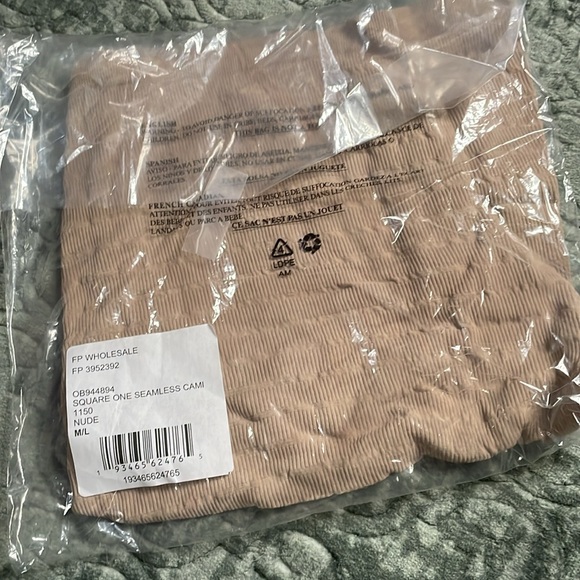 Free People Square One Seamless Cami NWT - Picture 3 of 3
